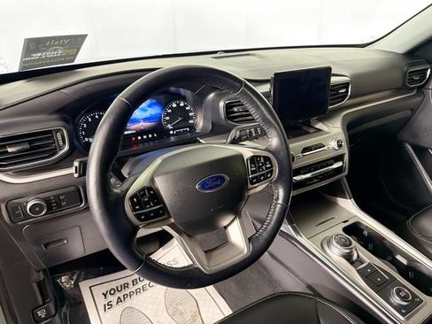 Used 2022 Ford Explorer XLT AWD/4WD image 9
