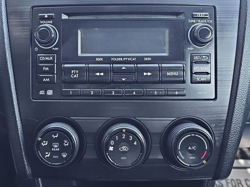 Used 2013 Subaru Crosstrek 2.0i Premium image 22