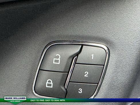 Used 2020 Ford Expedition Platinum image 12