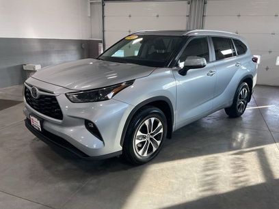 Used 2023 Toyota Highlander XLE