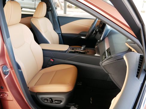 Used 2025 Lexus RX 350 FWD image 8