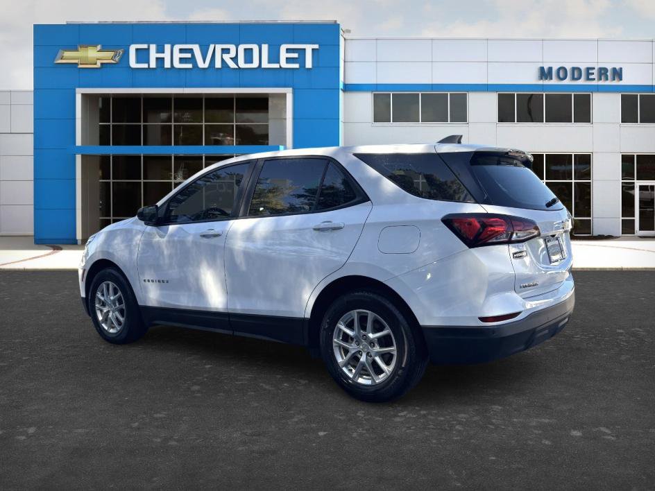 Certified 2024 Chevrolet Equinox LS w/ Driver Confidence II Package FWD image 3