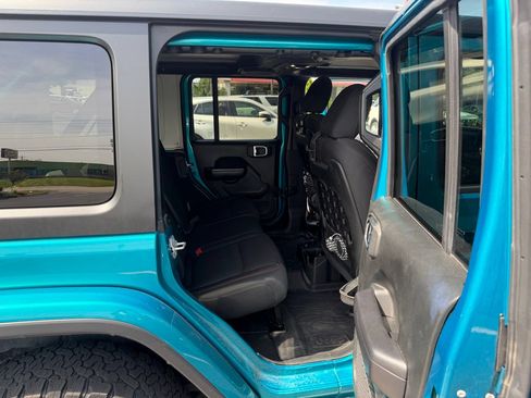 Used 2020 Jeep Wrangler Unlimited Rubicon w/ Steel Bumper Group AWD/4WD image 16