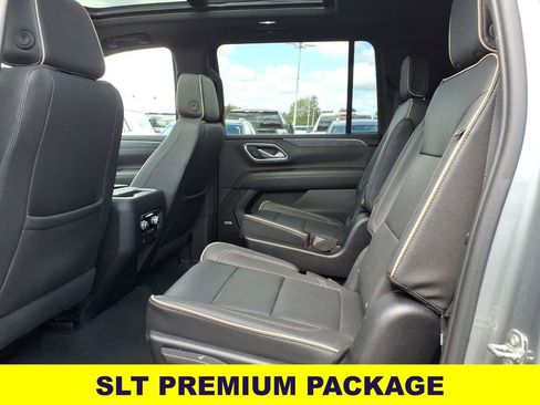 Certified 2023 GMC Yukon XL SLT w/ SLT Premium Package AWD/4WD image 10