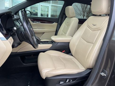 Used 2019 Cadillac XT5 Luxury image 4