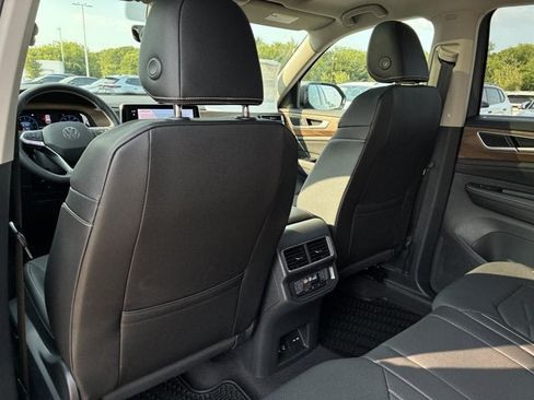 New 2026 Volkswagen Atlas SE FWD image 17