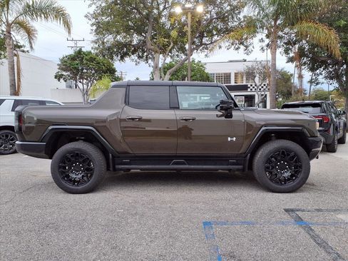 New 2026 GMC Hummer EV 4x4 Crew Cab image 4