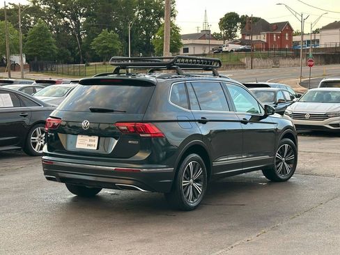 Used 2018 Volkswagen Tiguan SE w/ 18" Alloy Wheels Package AWD/4WD image 2