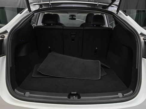 Used 2022 Tesla Model Y Long Range image 19