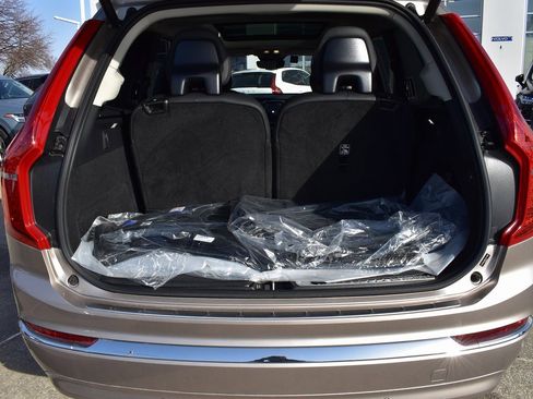 New 2025 Volvo XC90 T8 Plus w/ Protection Package Premier image 21