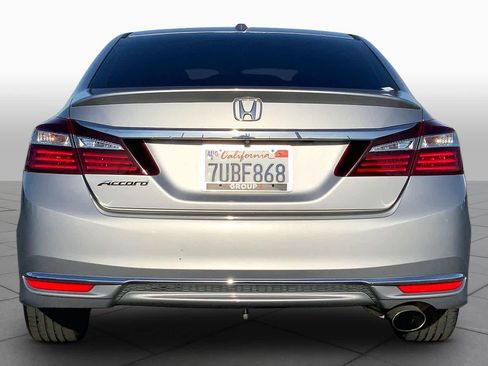 Used 2017 Honda Accord EX image 4