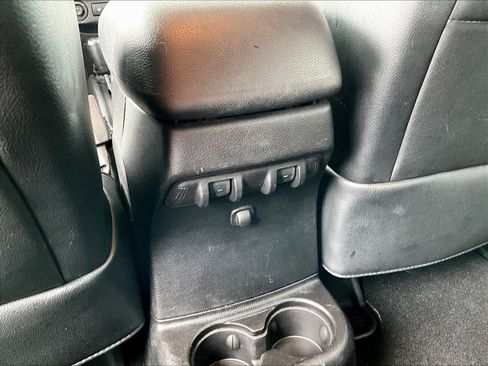 Used 2015 Jeep Wrangler Unlimited Rubicon AWD/4WD image 10