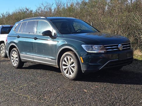 Used 2018 Volkswagen Tiguan S image 2