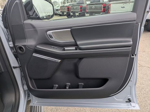 New 2025 Ford Expedition Max Platinum w/ Driver's Package image 37