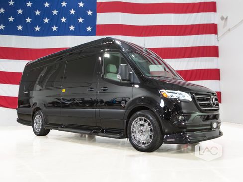 Used 2024 Mercedes-Benz Sprinter 3500 image 6