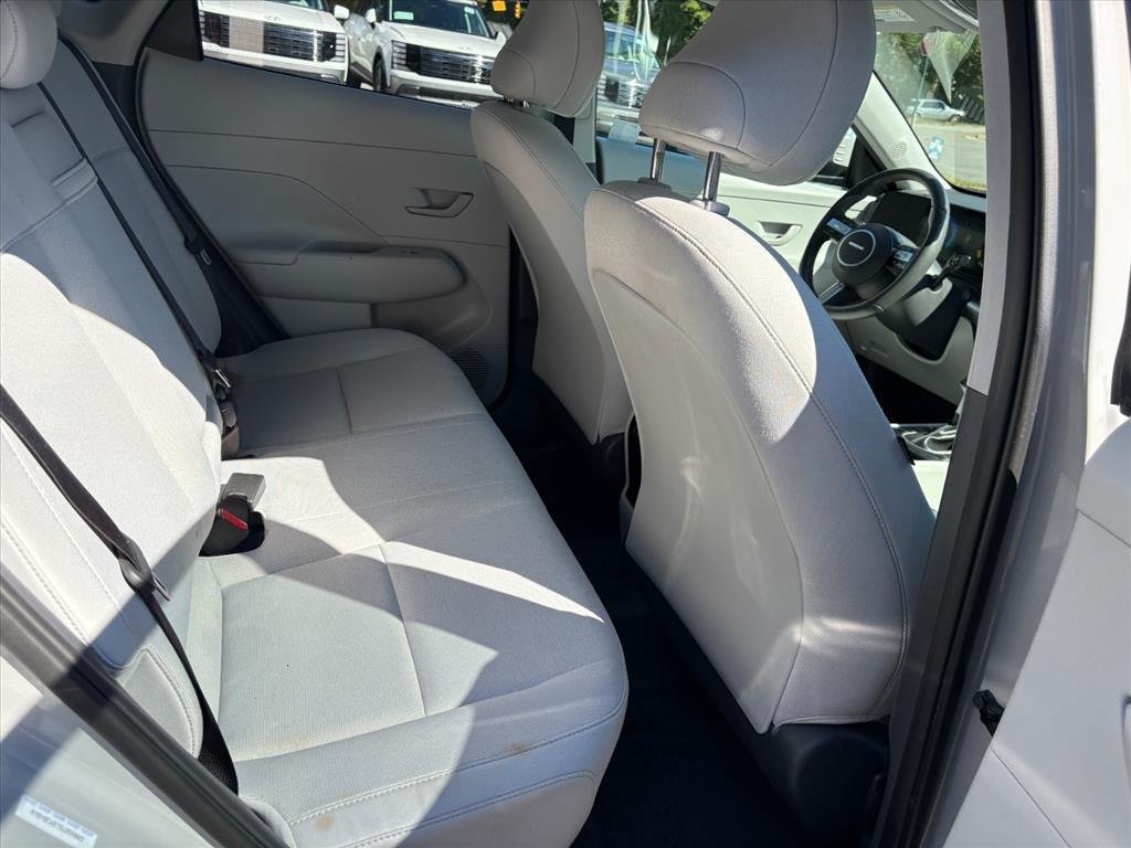 Certified 2025 Hyundai Kona SEL AWD/4WD image 18