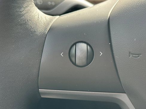 Used 2023 Tesla Model Y Performance image 30