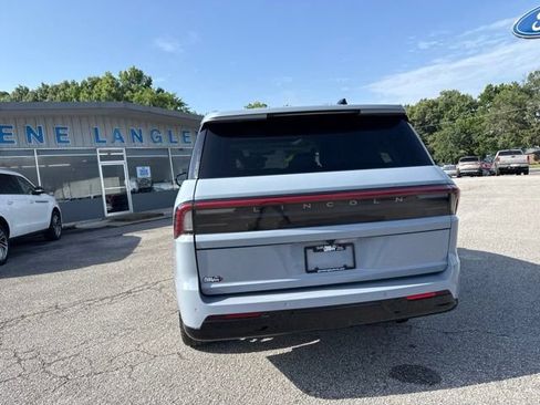 Used 2025 Lincoln Navigator Reserve AWD/4WD image 25
