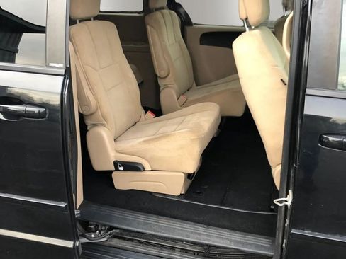 Used 2014 Dodge Grand Caravan SXT FWD image 15