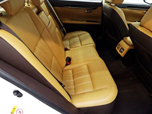 Used 2016 Lexus ES 350 FWD image 16