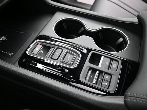 Certified 2026 Honda Pilot Touring image 12