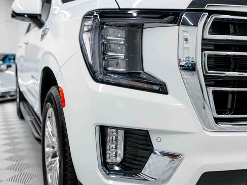 Used 2023 GMC Yukon XL SLT w/ SLT Luxury Package AWD/4WD image 14