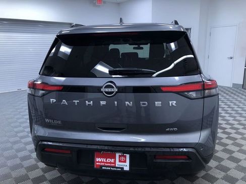 Used 2025 Nissan Pathfinder SV image 14