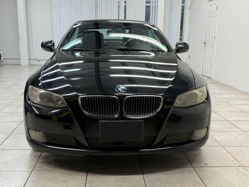 Used 2010 BMW 335i Convertible image 2