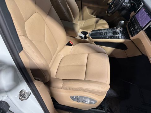 Used 2021 Porsche Macan S AWD/4WD image 44