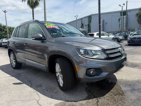 Used 2016 Volkswagen Tiguan SE FWD image 3