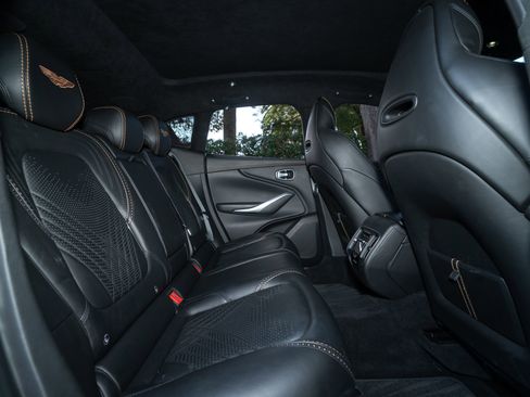 Used 2021 Aston Martin DBX Base image 17