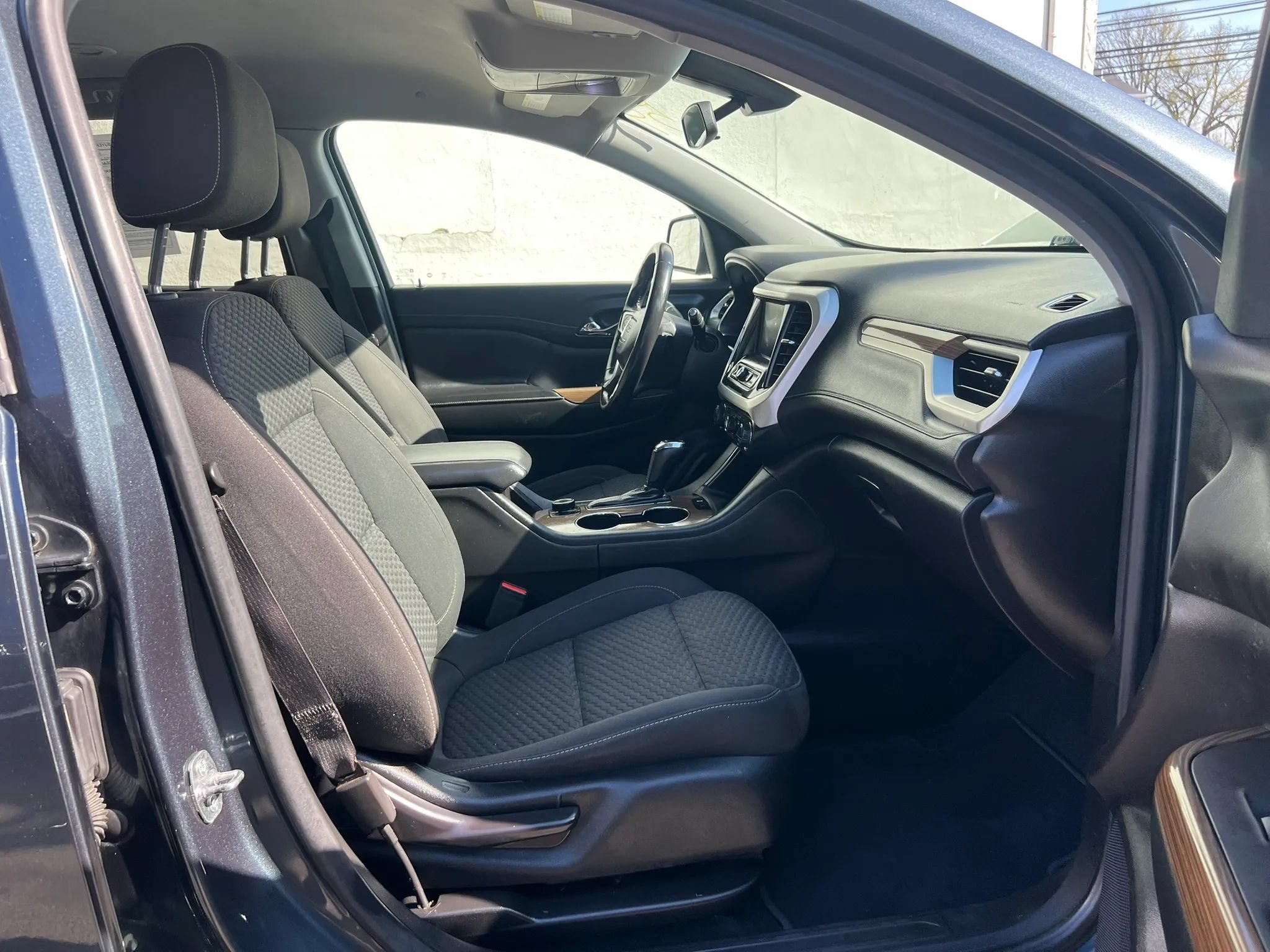 Used 2019 GMC Acadia SLE AWD/4WD image 32