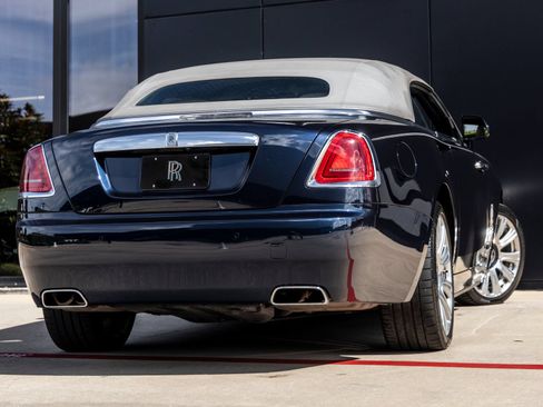 Used 2016 Rolls-Royce Dawn RWD image 3