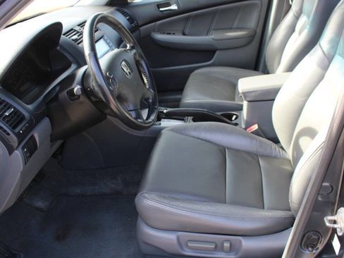 Used 2004 Honda Accord EX image 2