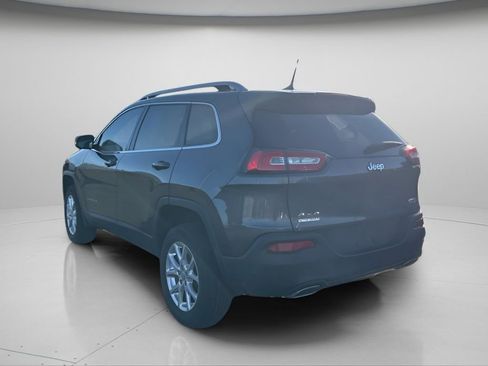 Used 2018 Jeep Cherokee Latitude Plus image 6