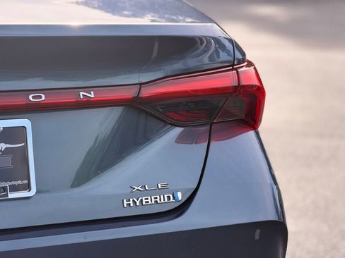 Used 2021 Toyota Avalon XLE w/ Moonroof Package FWD image 12