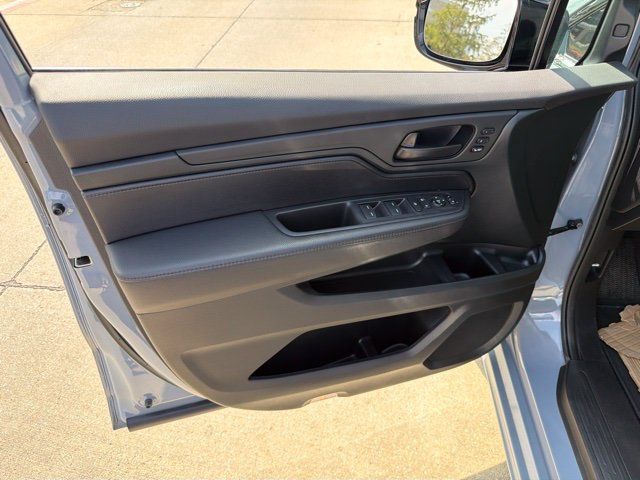 Used 2023 Honda Odyssey Sport image 11