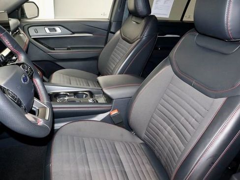 Used 2025 Ford Explorer ST-Line w/ ST-Line Street Pack image 27