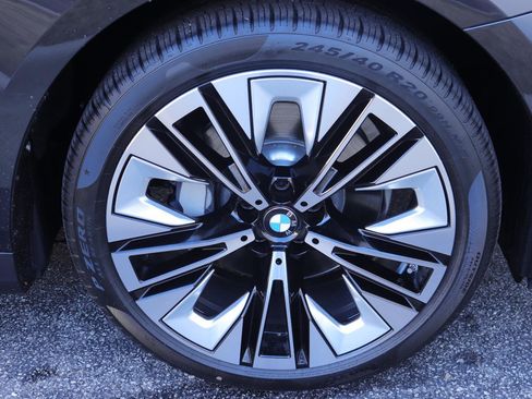 Used 2025 BMW 530i w/ Executive Package image 44