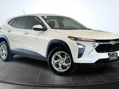 Used 2025 Chevrolet Trax LS w/ LS Convenience Package