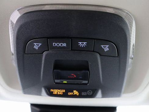 Used 2023 Toyota Corolla LE image 7