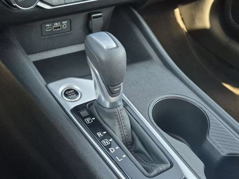 Used 2025 Nissan Altima 2.5 SV FWD image 19