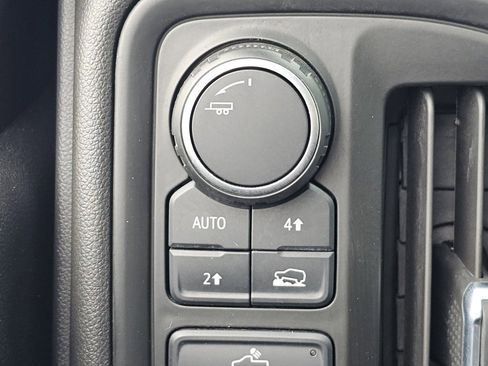 Used 2023 Chevrolet Silverado 1500 Custom AWD/4WD image 9