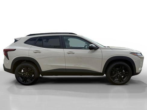 New 2026 Chevrolet Trax ACTIV w/ Sunroof Package FWD image 6