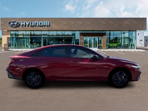 New 2026 Hyundai Elantra SEL FWD image 9