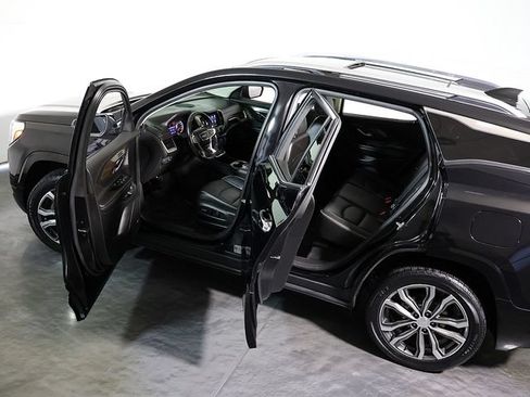 Used 2020 GMC Terrain Denali w/ Denali Premium Package AWD/4WD image 5
