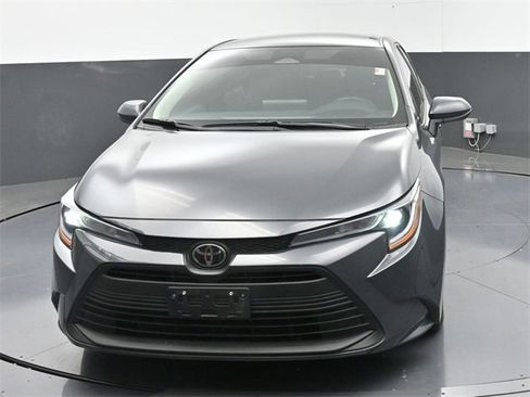 Used 2025 Toyota Corolla LE image 33