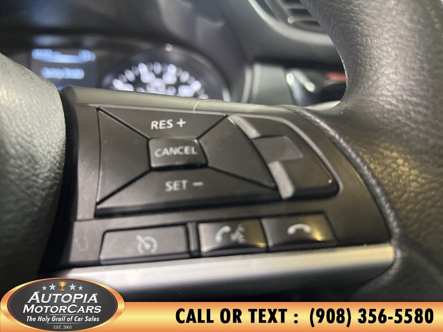 Used 2017 Nissan Rogue SV AWD/4WD image 21
