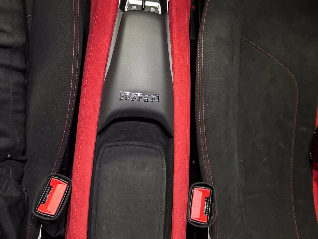 Used 2020 Ferrari F8 Tributo RWD image 38