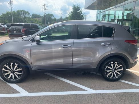 Used 2017 Kia Sportage EX w/ EX Premium Package AWD/4WD image 2